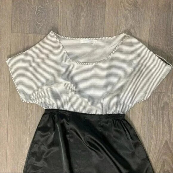 Mink pink Stripes Satin Mini Dress Short Sleeve  Black White Size Small - Picture 4 of 16